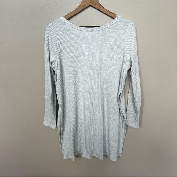 We the Free Split Side Tuesday Tunic V-Neck Knit Top Size Large Light Grey - Picture 7 of 11